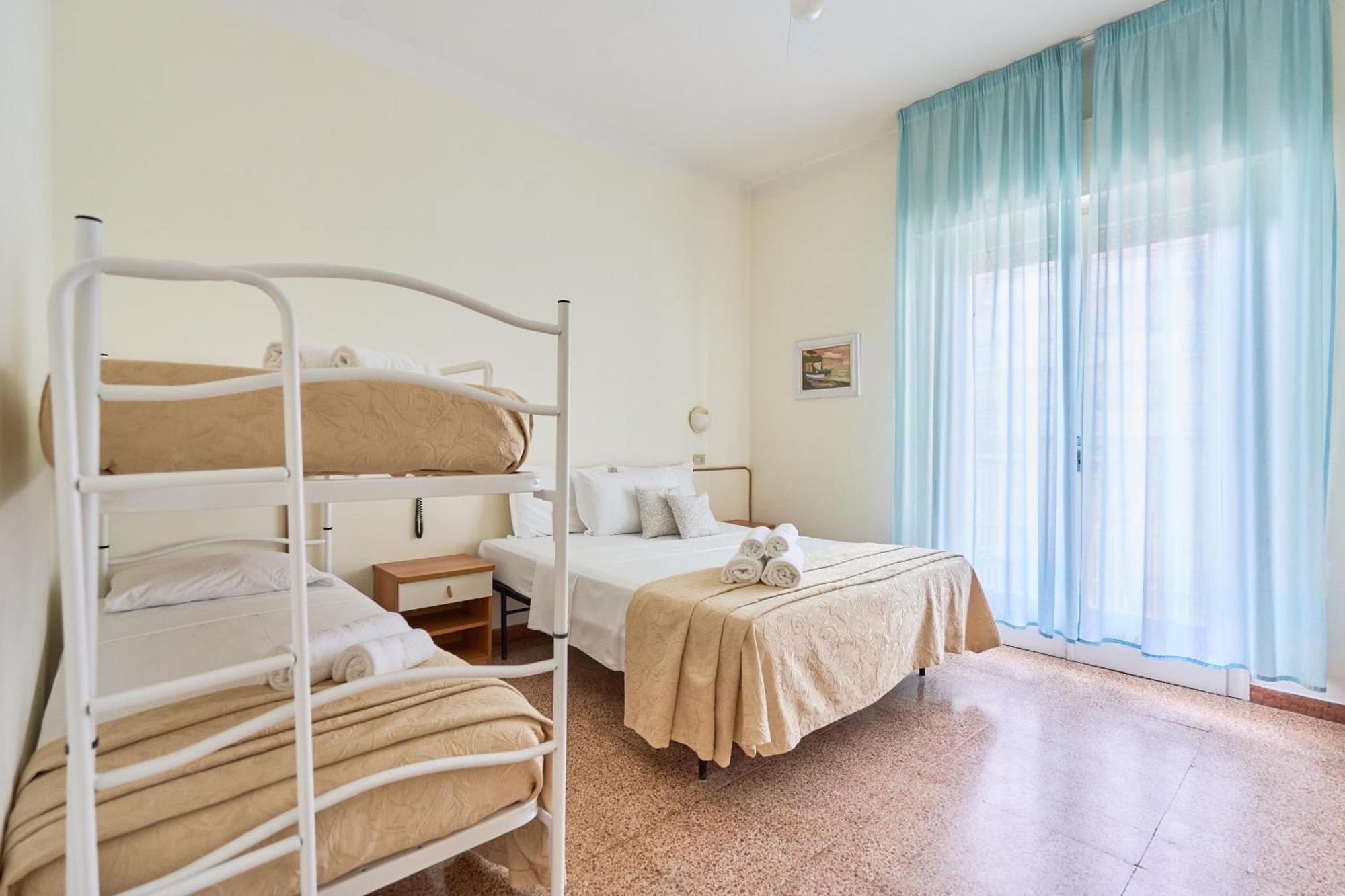 Hotel Bruna B&B Морской Милан Экстерьер фото