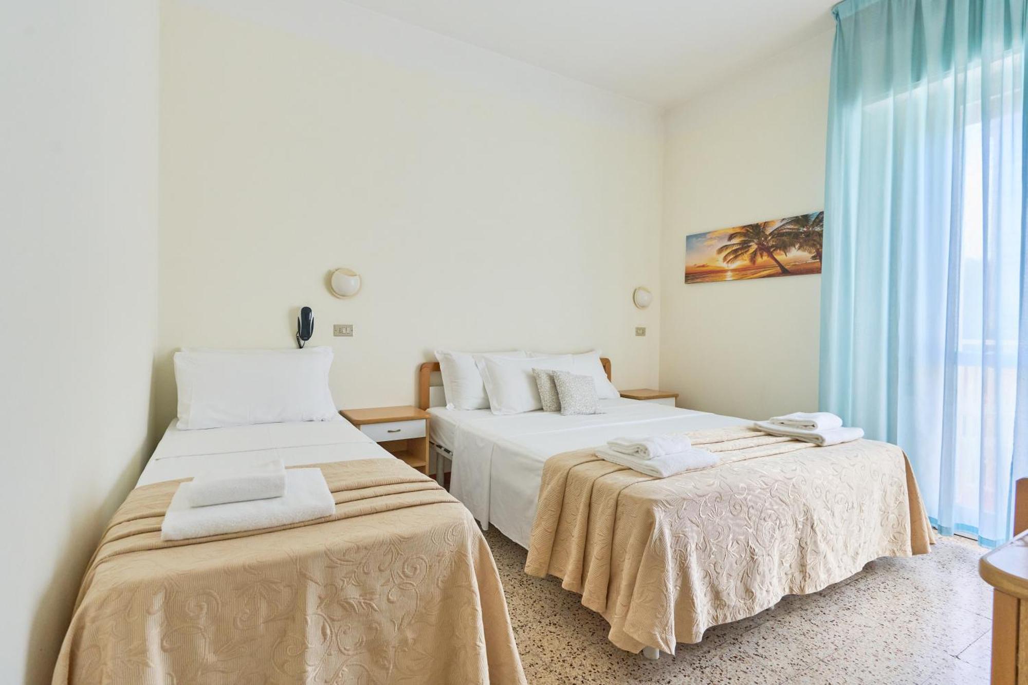 Hotel Bruna B&B Морской Милан Экстерьер фото