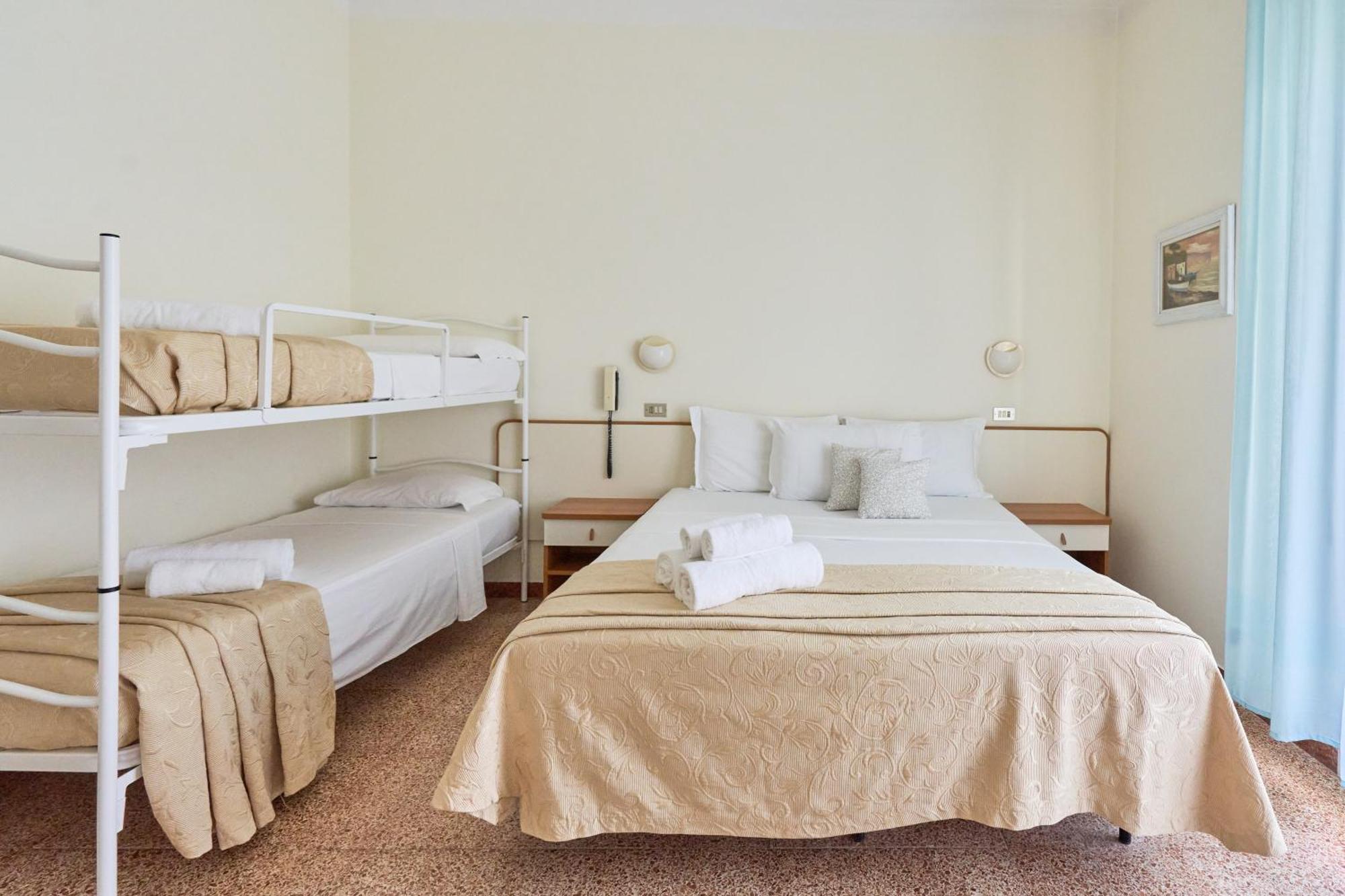 Hotel Bruna B&B Морской Милан Экстерьер фото