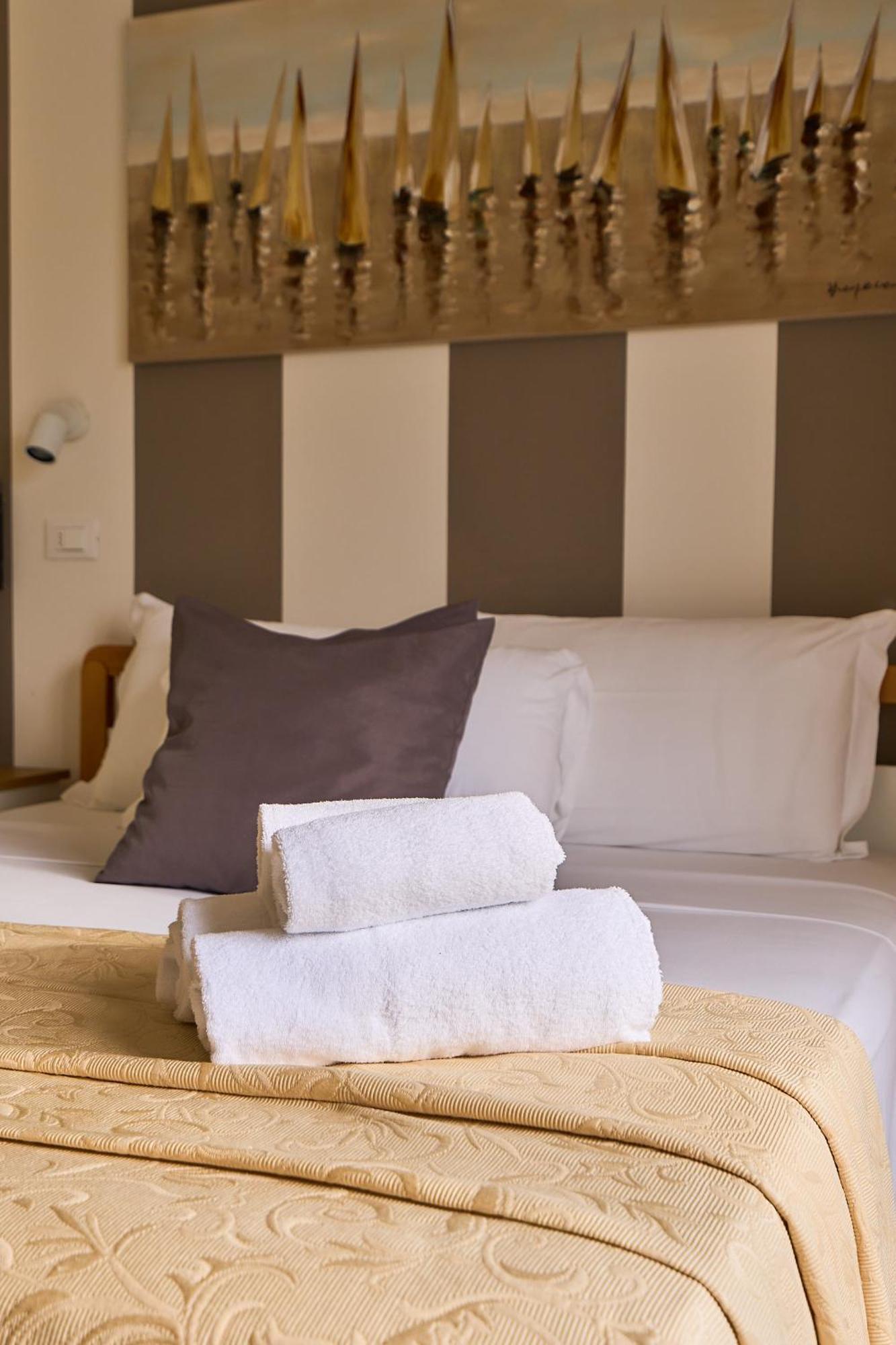 Hotel Bruna B&B Морской Милан Экстерьер фото