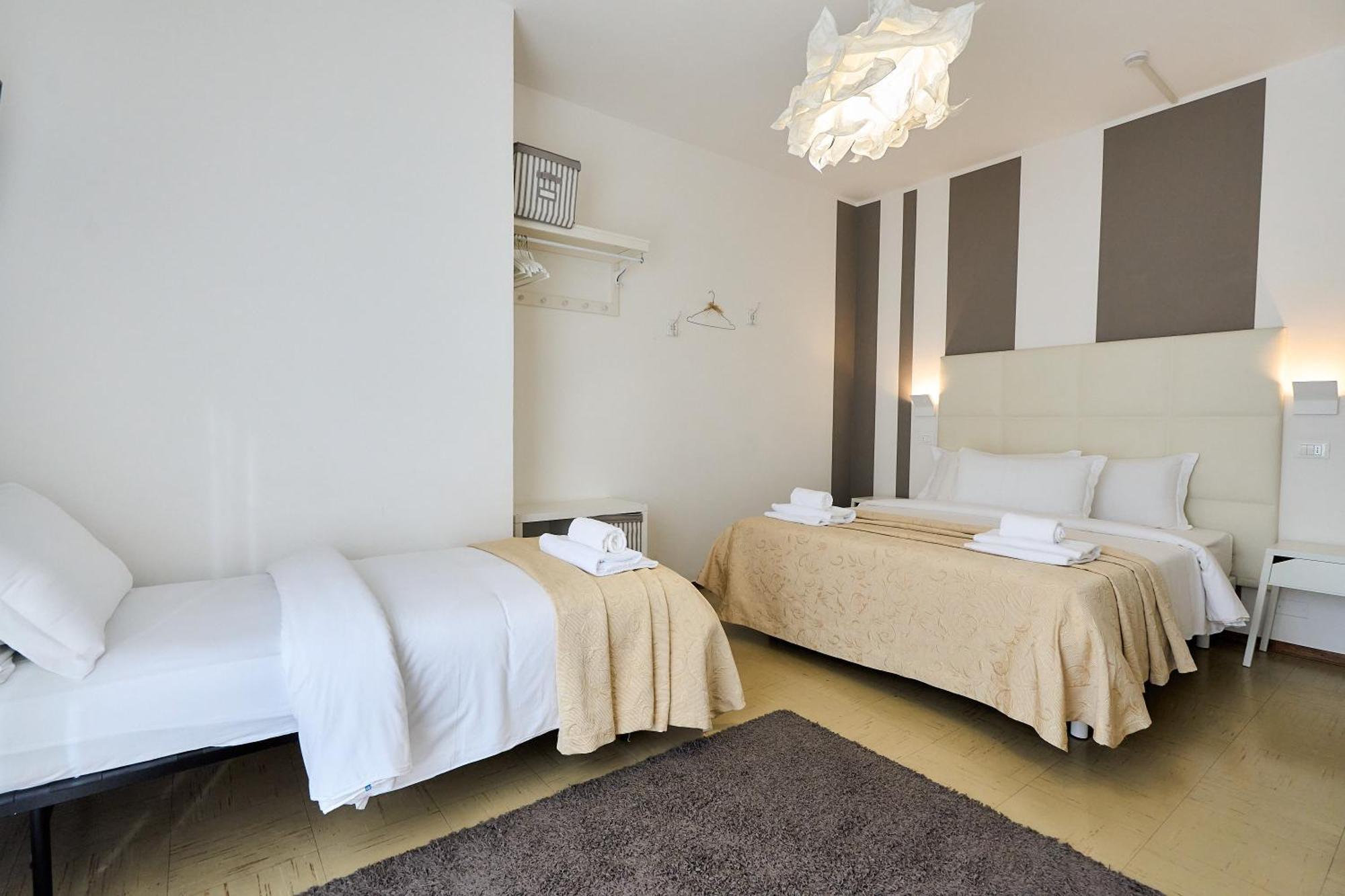 Hotel Bruna B&B Морской Милан Экстерьер фото
