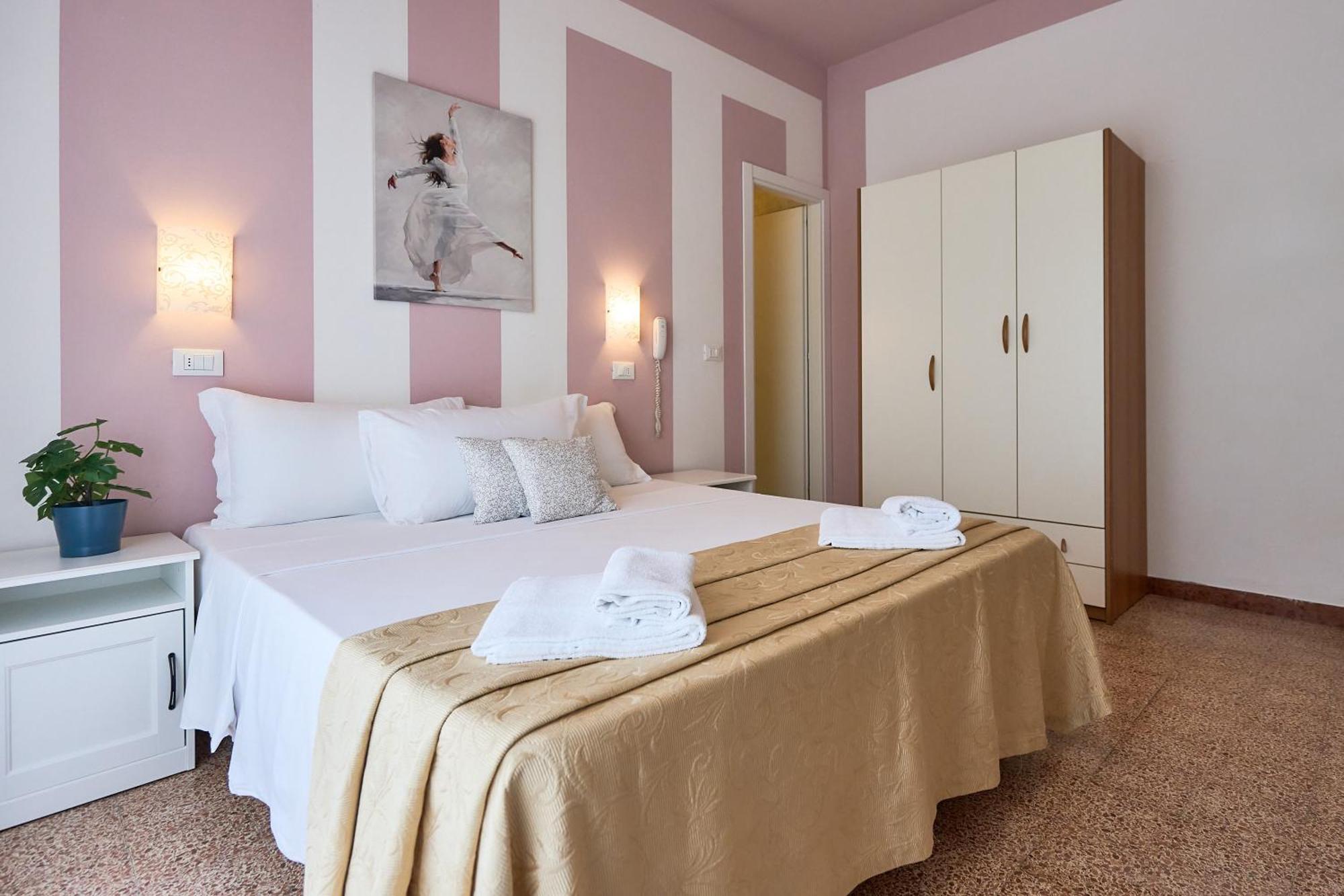 Hotel Bruna B&B Морской Милан Экстерьер фото
