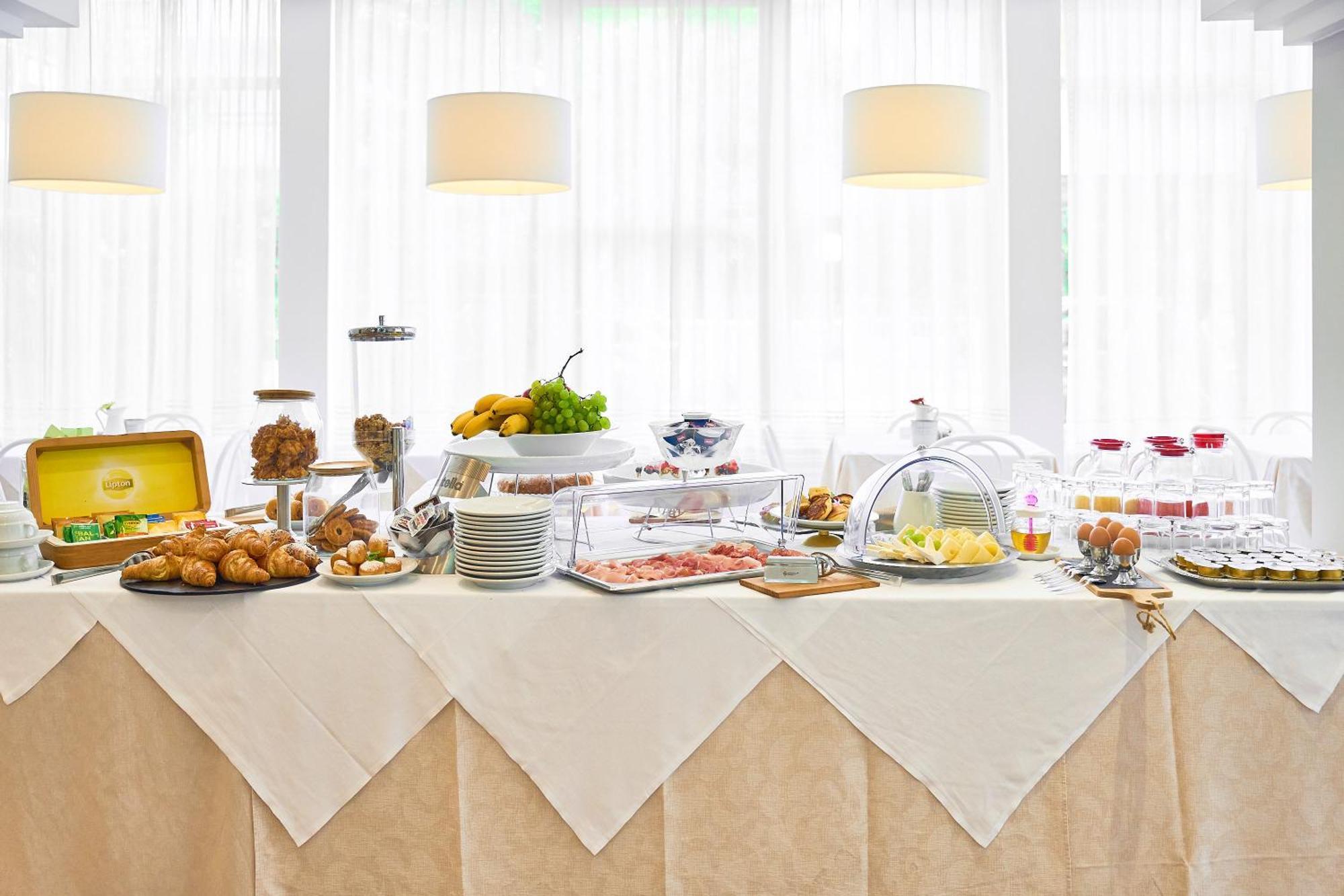 Hotel Bruna B&B Морской Милан Экстерьер фото