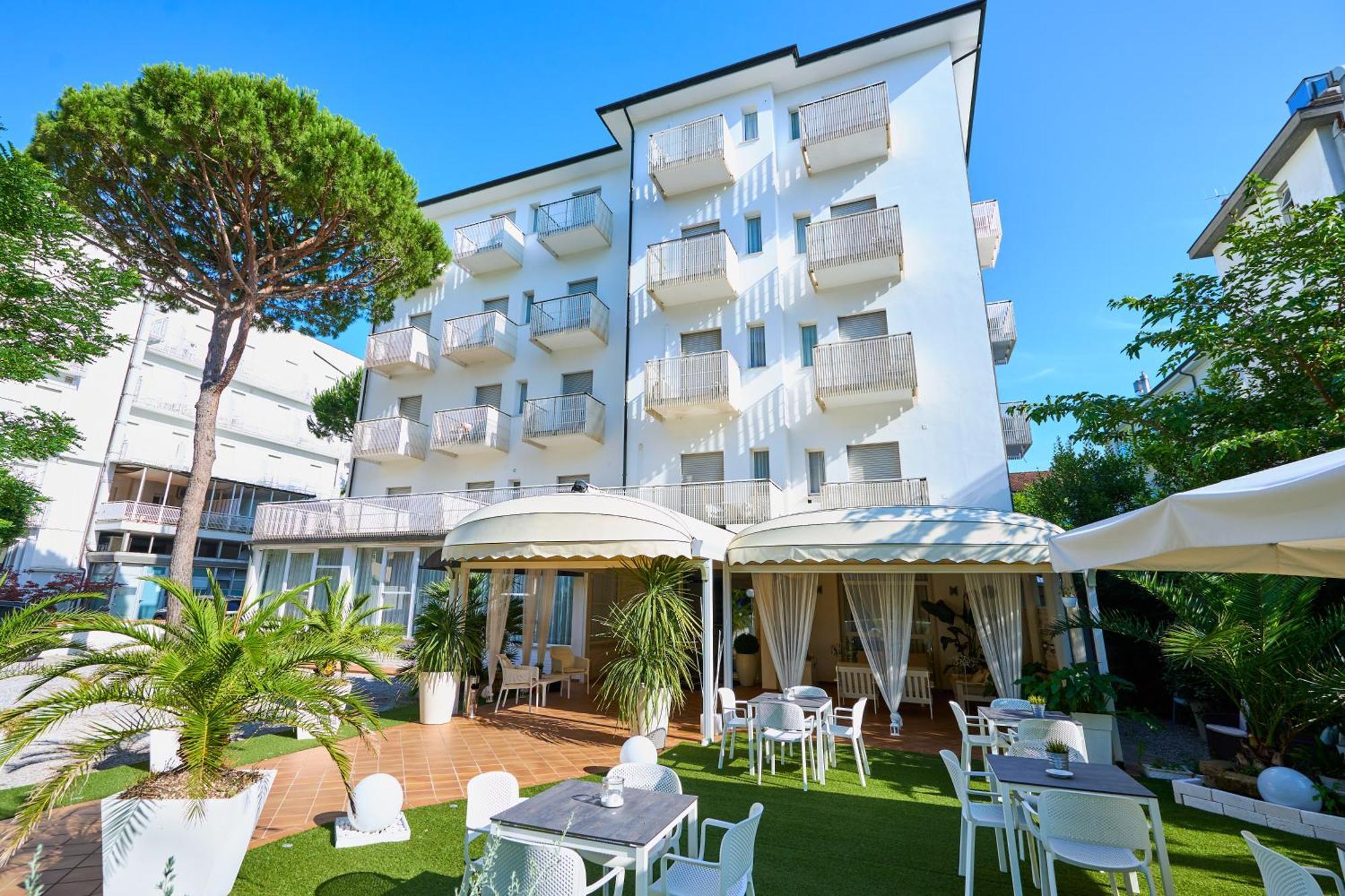 Hotel Bruna B&B Морской Милан Экстерьер фото